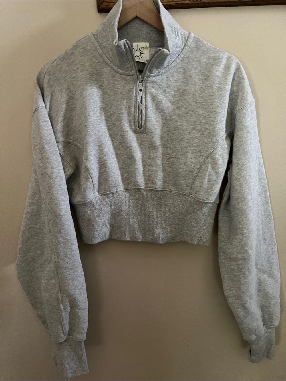 NWT Offline by aerie Light Heather Gray Cropped Sweatshirt size small - Picture 2 of 8